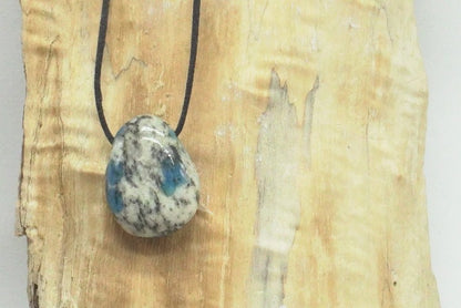 PENDENTIF JASPE K2 PIERRE PERCEE