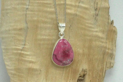 PENDENTIF THULITE SERTI ARGENT ( 5 grammes)